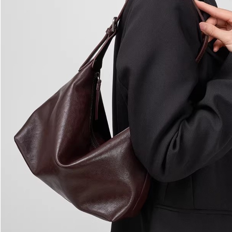 Genuine Leather Underarm Bag f - огляд і ціна Leatherwork Logo